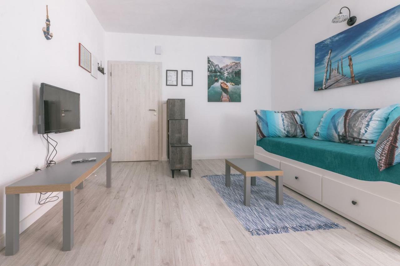 Hedon-Stone Apartment Starigrad Paklenica Exterior foto