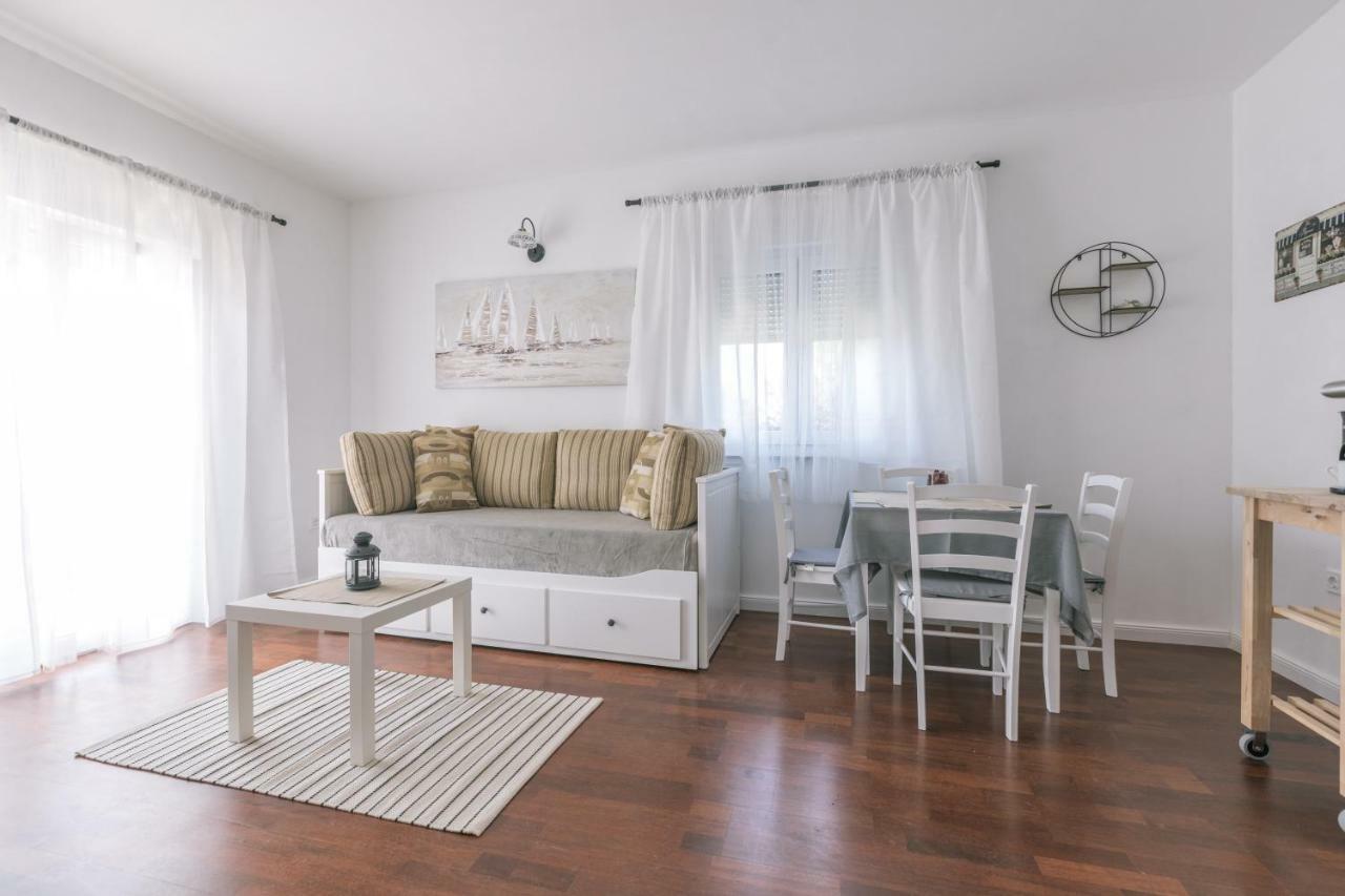 Hedon-Stone Apartment Starigrad Paklenica Exterior foto