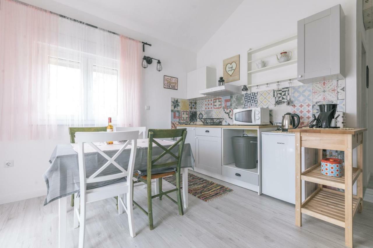 Hedon-Stone Apartment Starigrad Paklenica Exterior foto