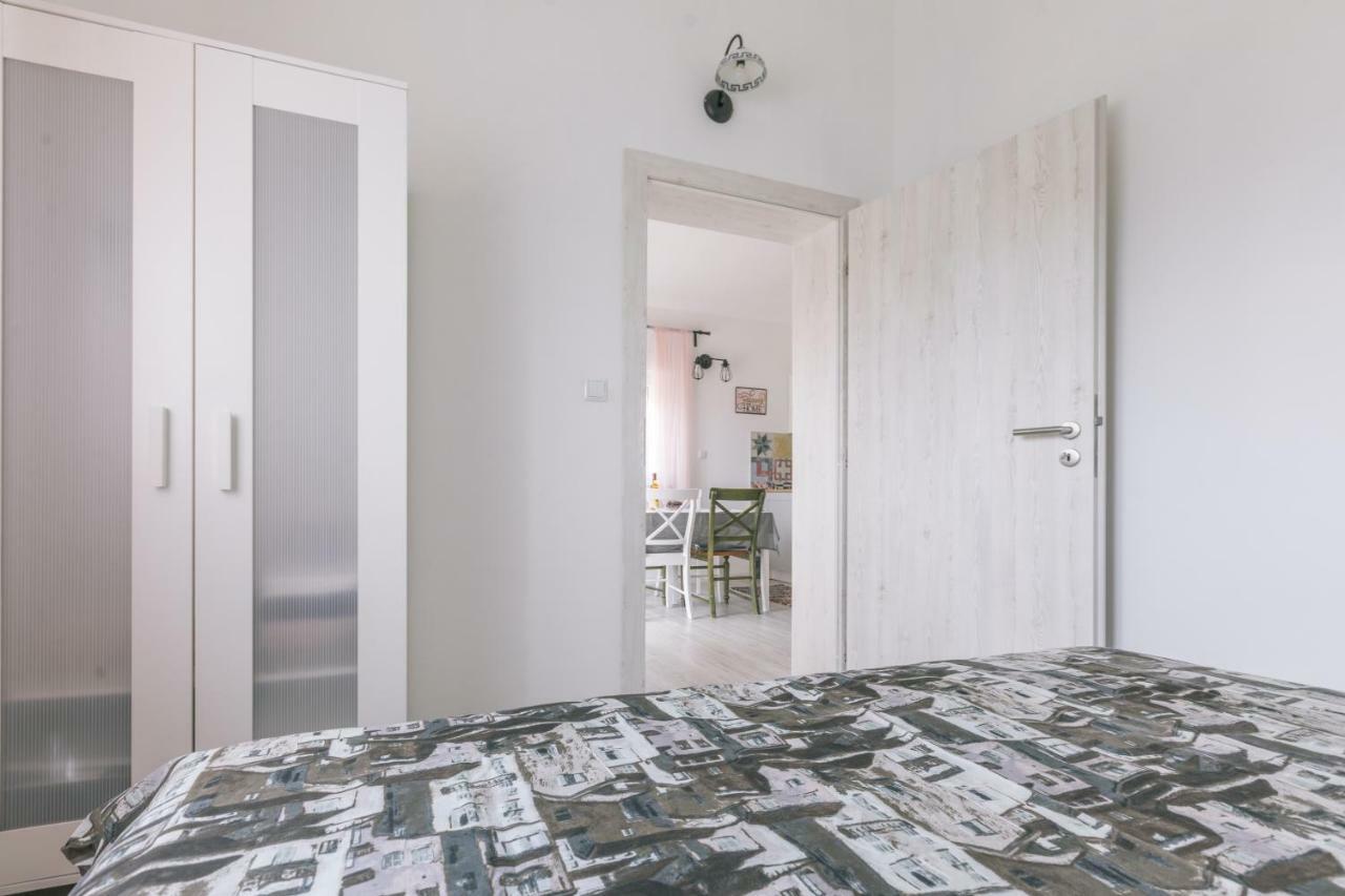 Hedon-Stone Apartment Starigrad Paklenica Exterior foto