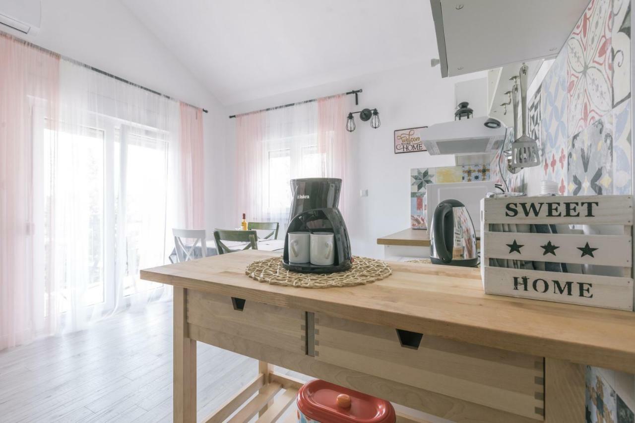 Hedon-Stone Apartment Starigrad Paklenica Exterior foto